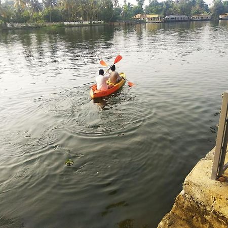 Water'S Edge Villas Alappuzha Ngoại thất bức ảnh